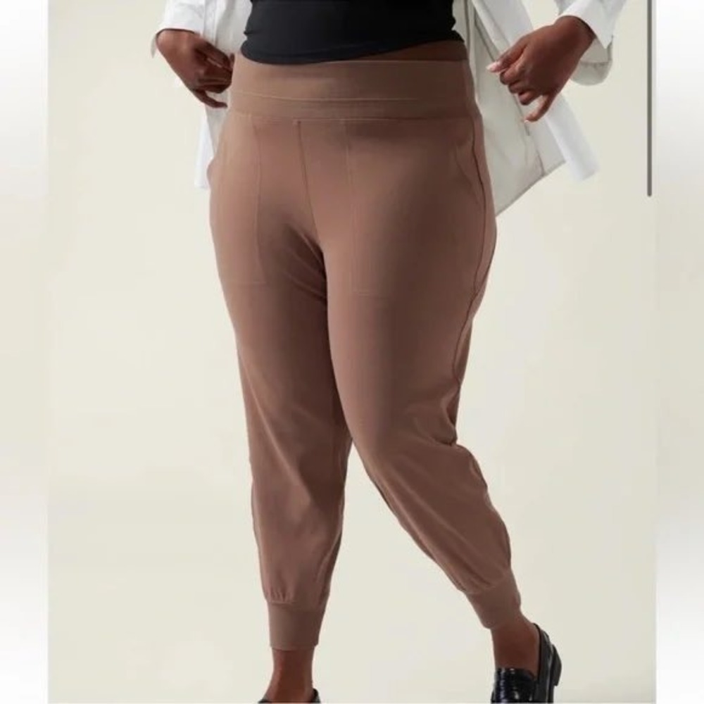 Athleta Venice Mid Rise Rustic Beige Tan Neutral Casual Travel Joggers Pants 3X
